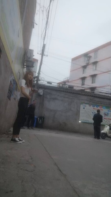 傍晚嫖客挑站街嫩妹入房激情开炮!超近视角特写:巨根狠插湿滑小穴,疯狂抽插汁液飞溅!